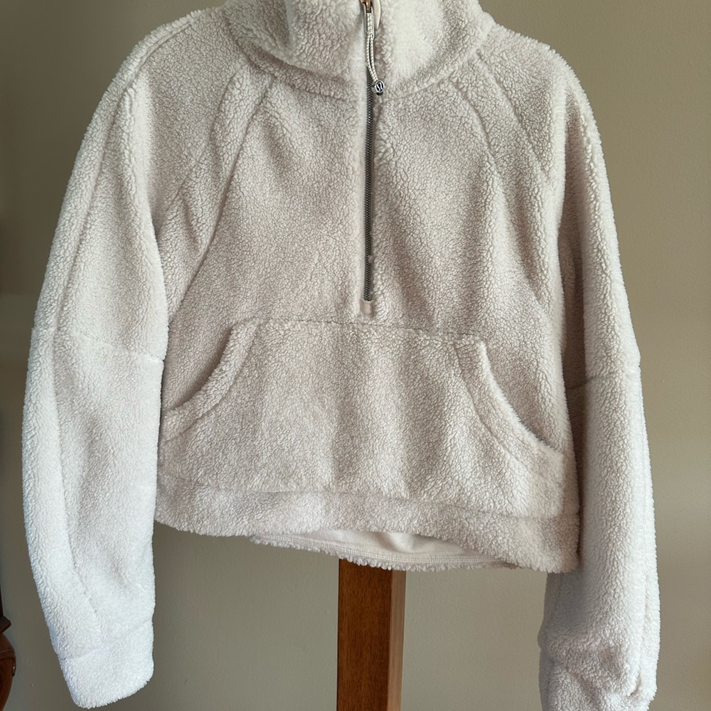 Lululemon Scuba Oversized Cropped Blackhawks Fleece, Size M/L